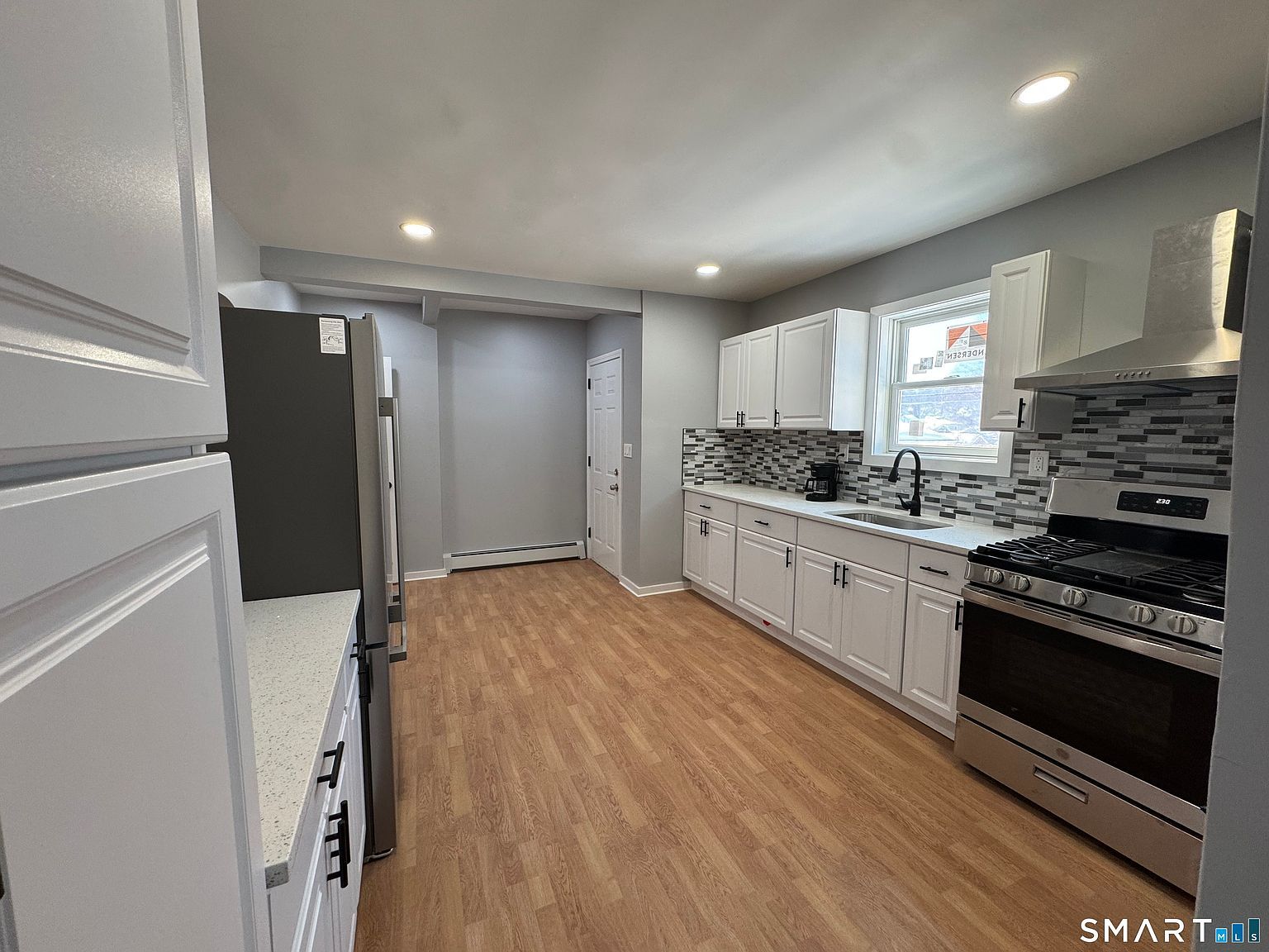 299 Linnmoore St Hartford, CT 06106 - Thumbnail 4