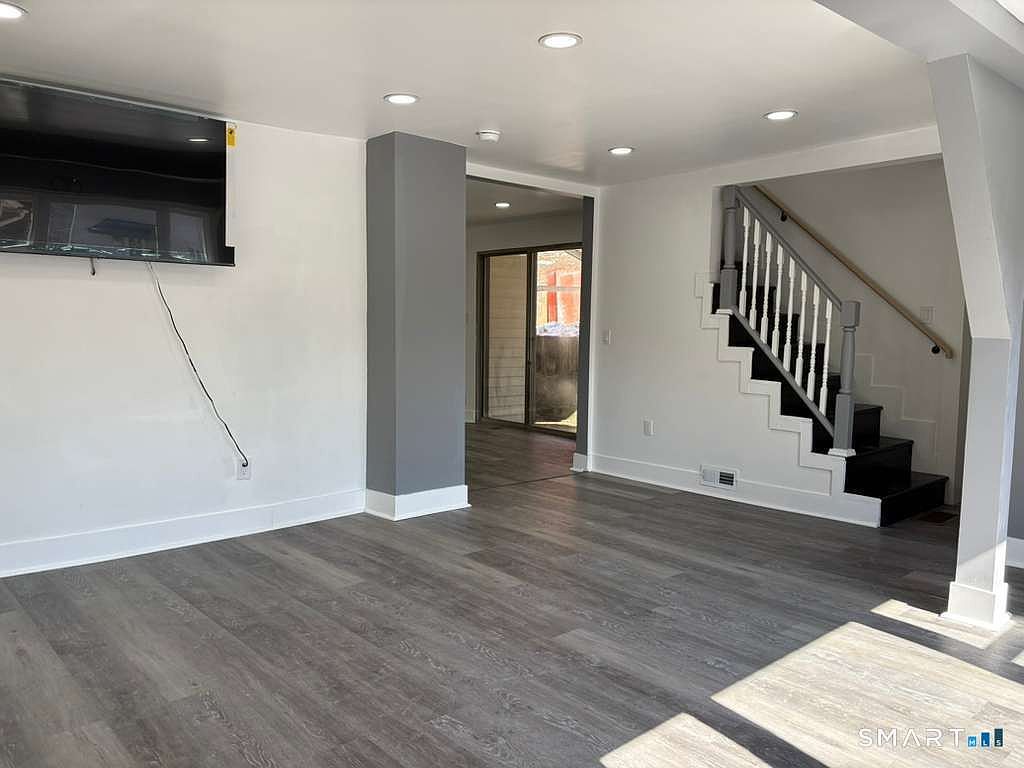 30 Pond St Naugatuck, CT 06770 - Thumbnail 4