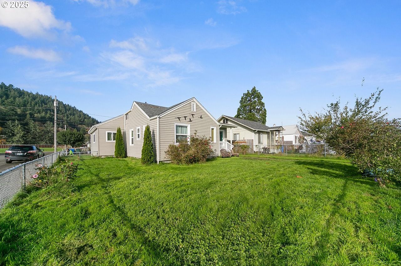 1289 Ivy Ave Reedsport, OR 97467 - Thumbnail 4
