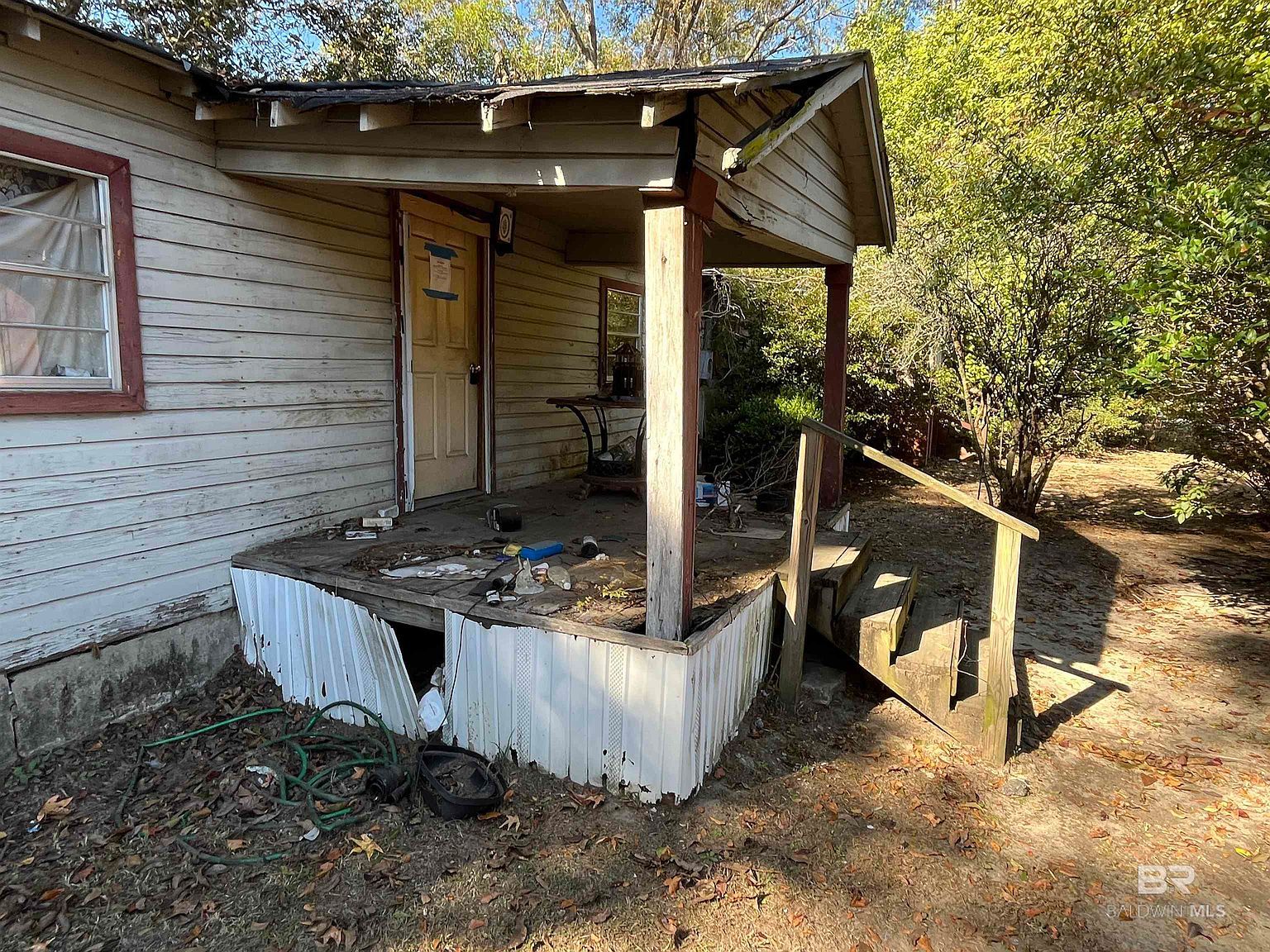 726 Travis St Brewton, AL 36426 - Thumbnail 4