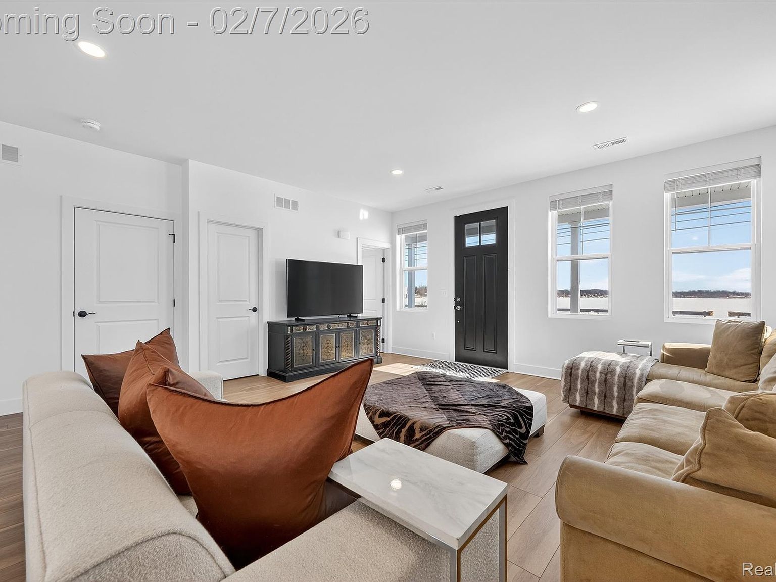 5264 Cooley Lake Rd Waterford, MI 48327 - Thumbnail 4