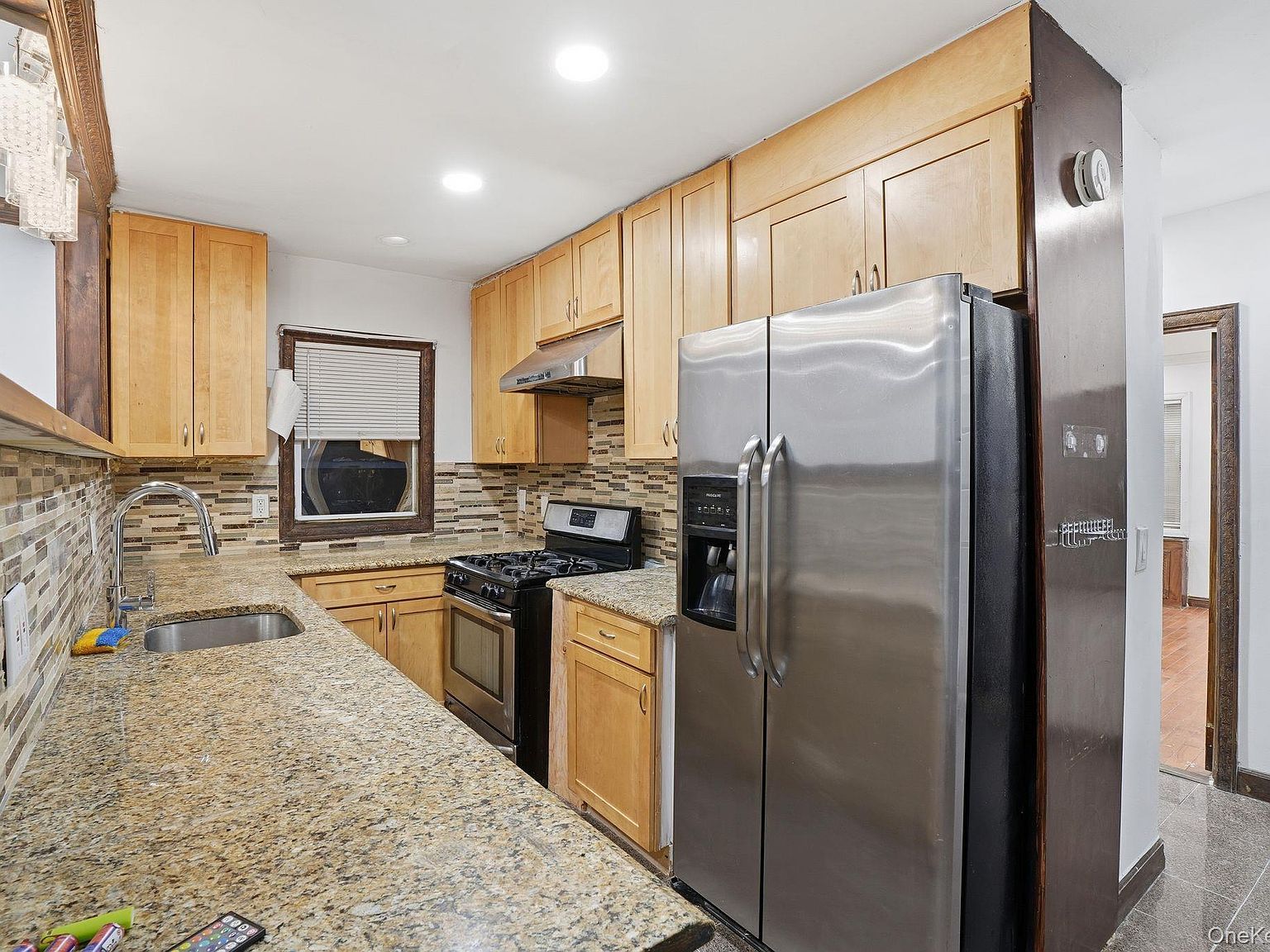 8201 251st St Jamaica, NY 11426 - Thumbnail 4