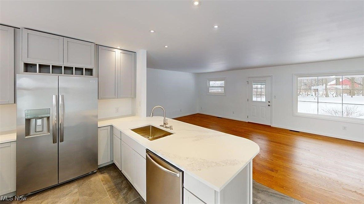 3483 Lawndale Dr Kent, OH 44240 - Thumbnail 4