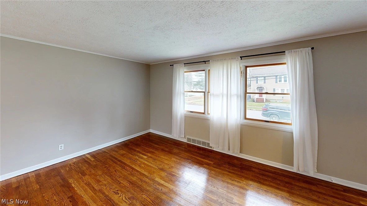 462 Roosevelt Ave Cuyahoga Falls, OH 44221 - Thumbnail 4