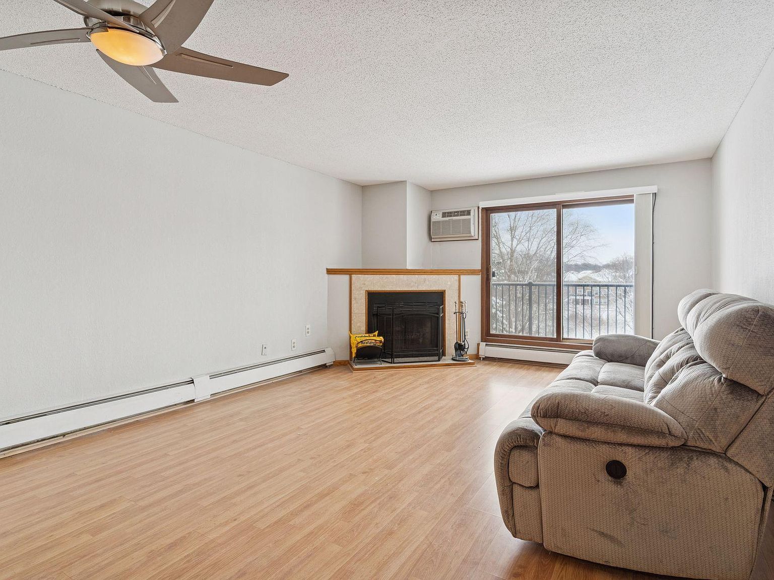 3440 Golfview Dr Unit 211 Eagan, MN 55123 - Thumbnail 4