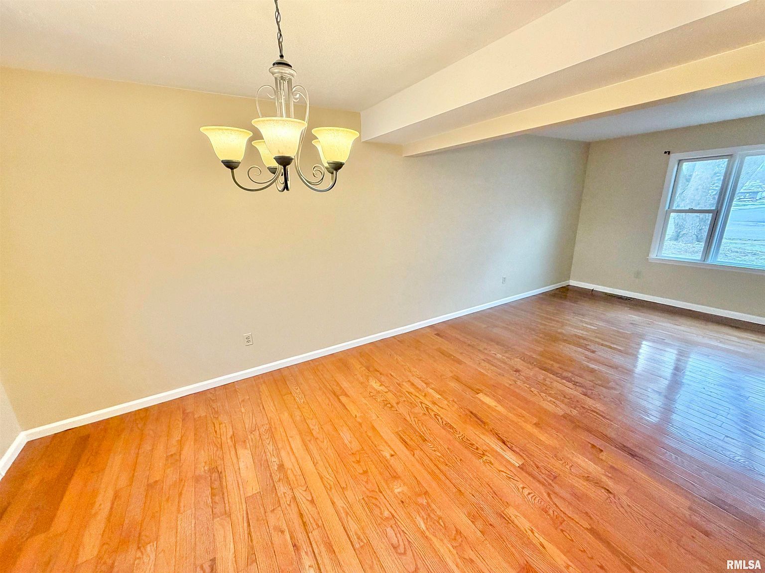 1963 W Losey St Galesburg, IL 61401 - Thumbnail 4