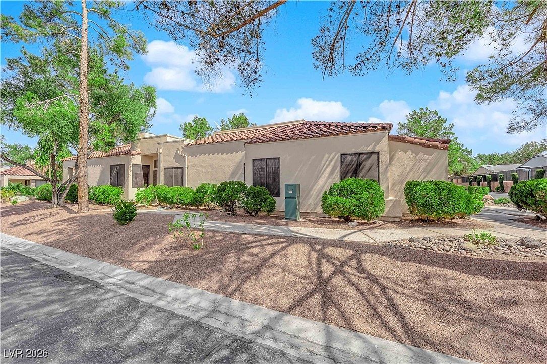 2714 Bridgepointe Dr Las Vegas, NV 89121 - Thumbnail 4