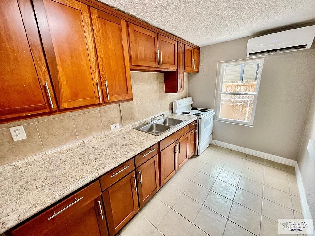 2615 E 32nd St Brownsville, TX 78521 - Thumbnail 4