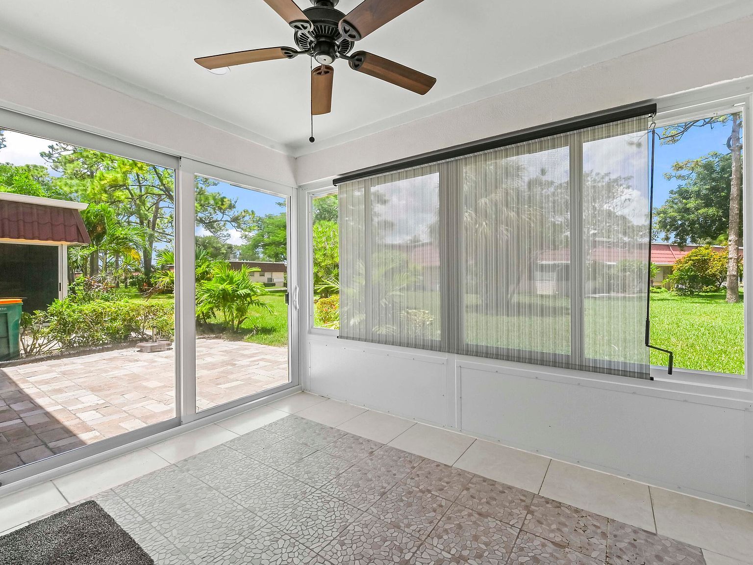 647 Marlboro Oval Lake Worth, FL 33467 - Thumbnail 4