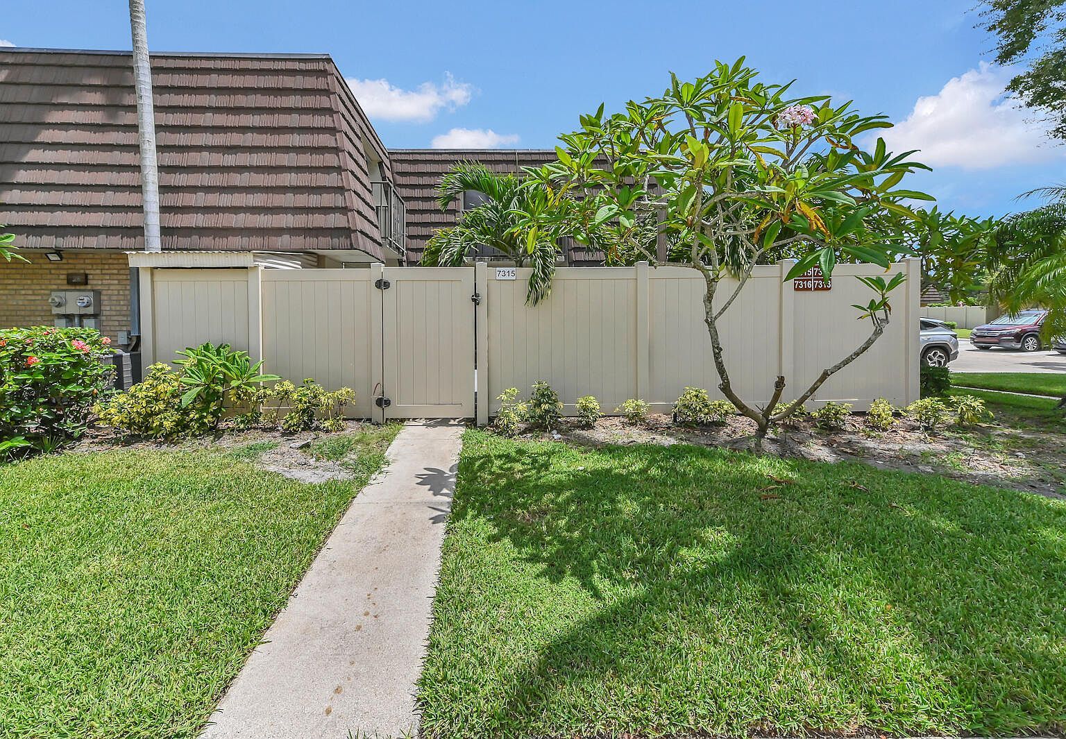 7315 73rd Way West Palm Beach, FL 33407 - Thumbnail 4