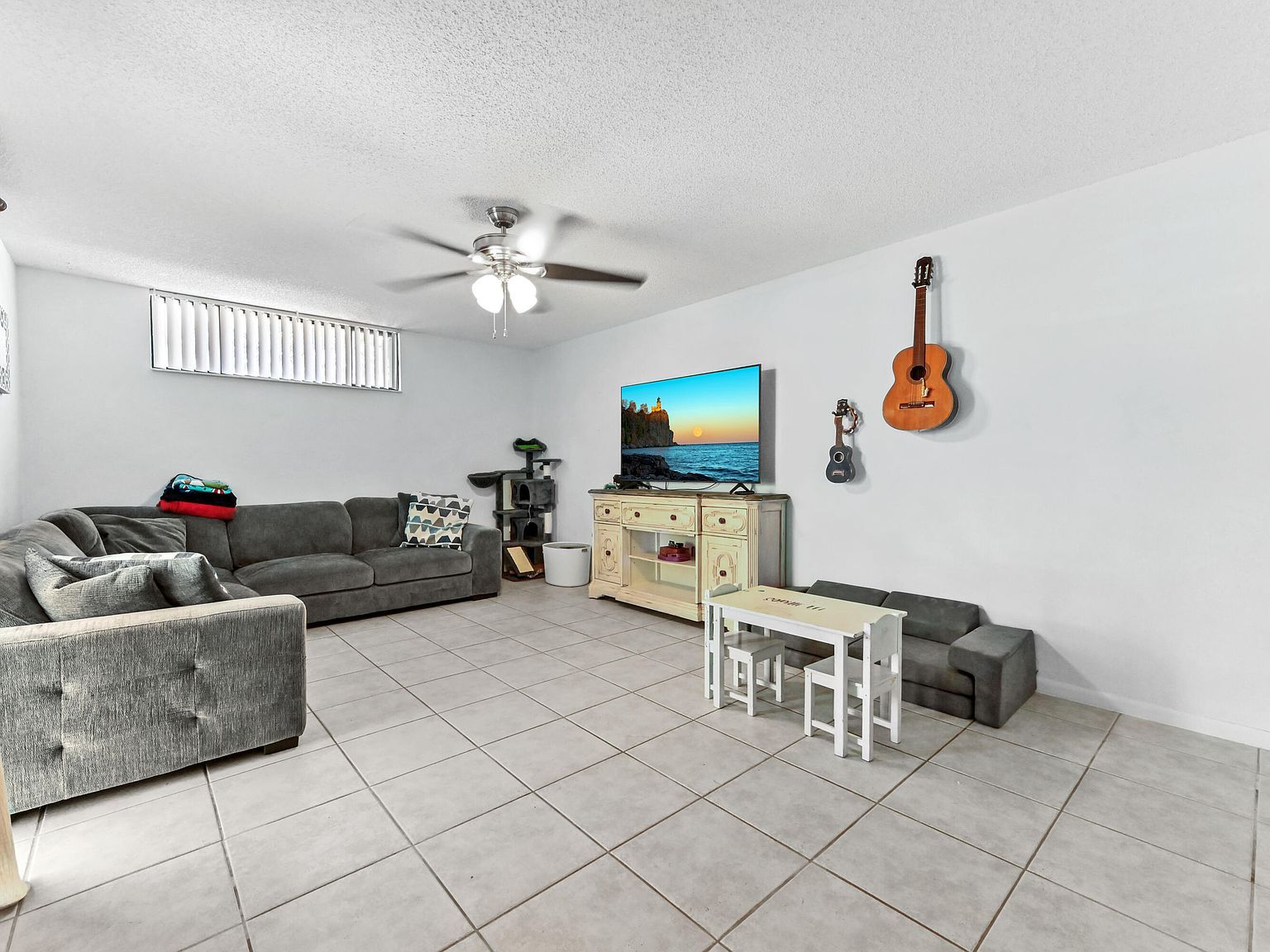 111 Springdale Cir Palm Springs, FL 33461 - Thumbnail 4