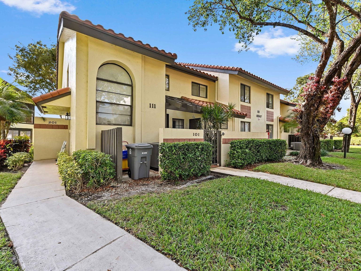 10247 N Circle Lake Dr APT 201 Boynton Beach, FL 33437 - Thumbnail 4