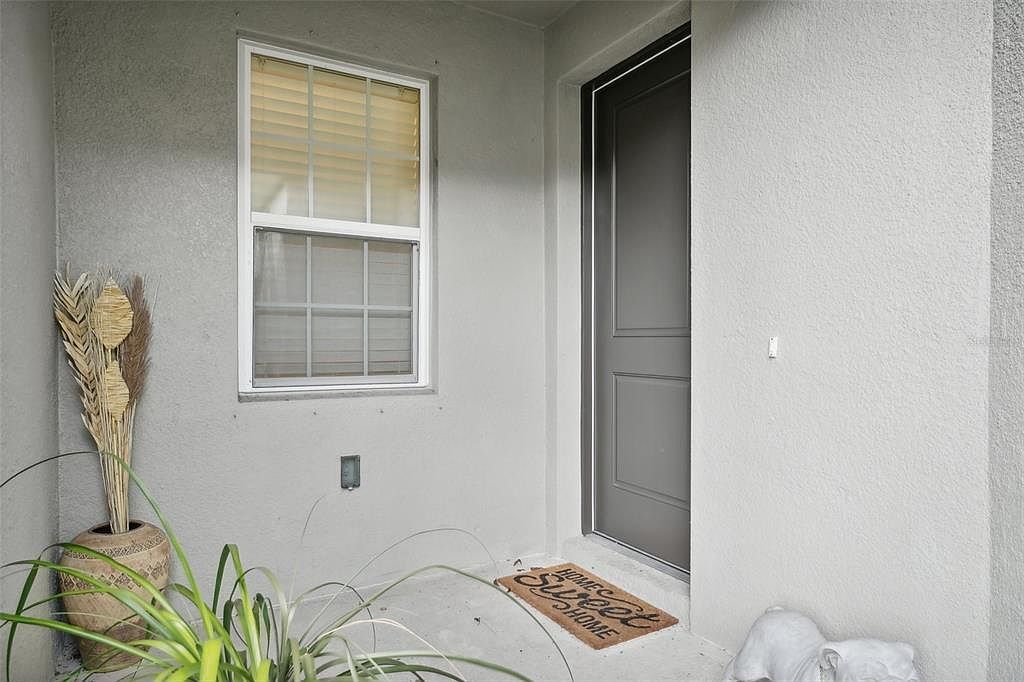 5286 Neil Dr Saint Petersburg, FL 33714 - Thumbnail 4