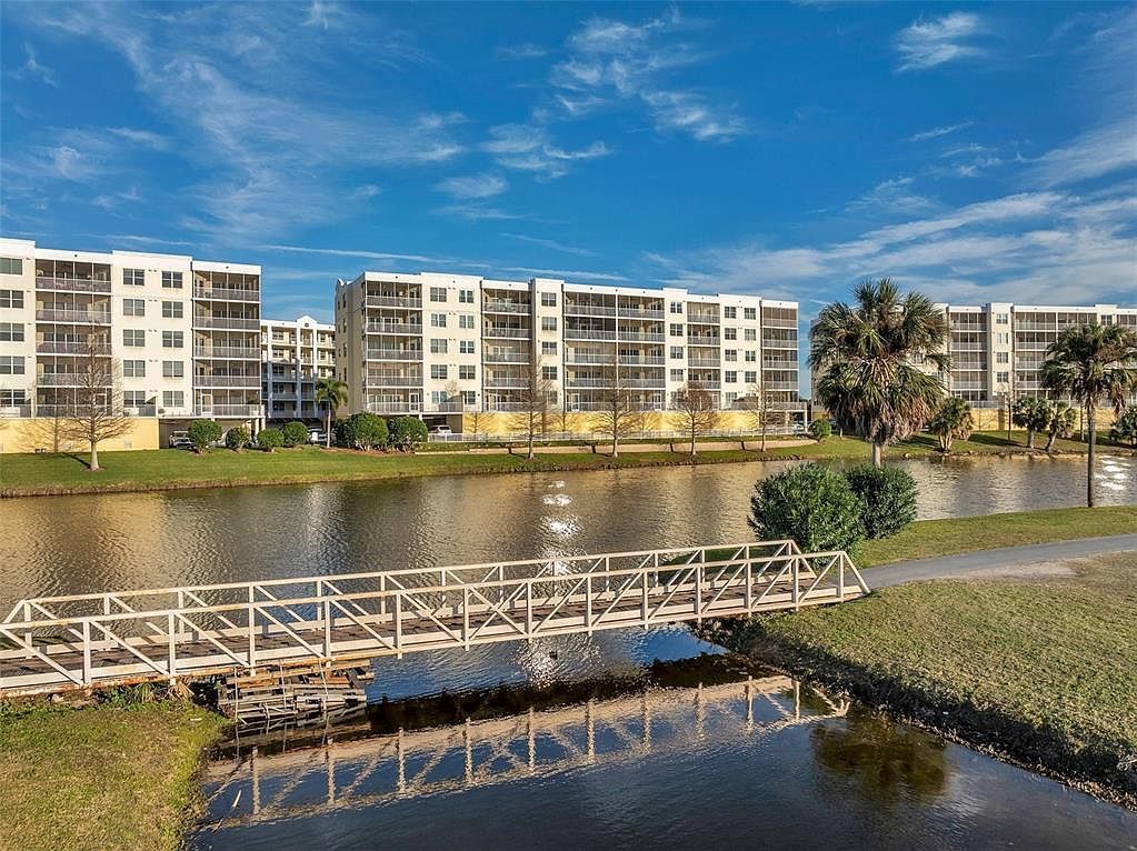 1200 Country Club Dr APT 5402 Largo, FL 33771 - Thumbnail 4