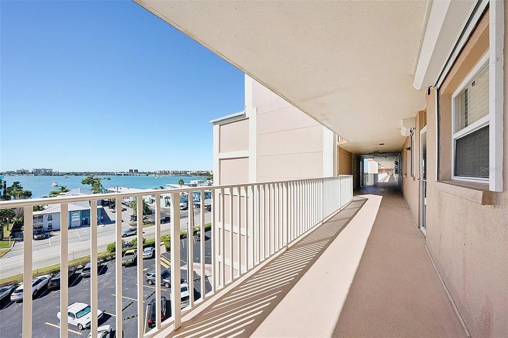 1847 Shore Dr S APT 711 South Pasadena, FL 33707 - Thumbnail 4