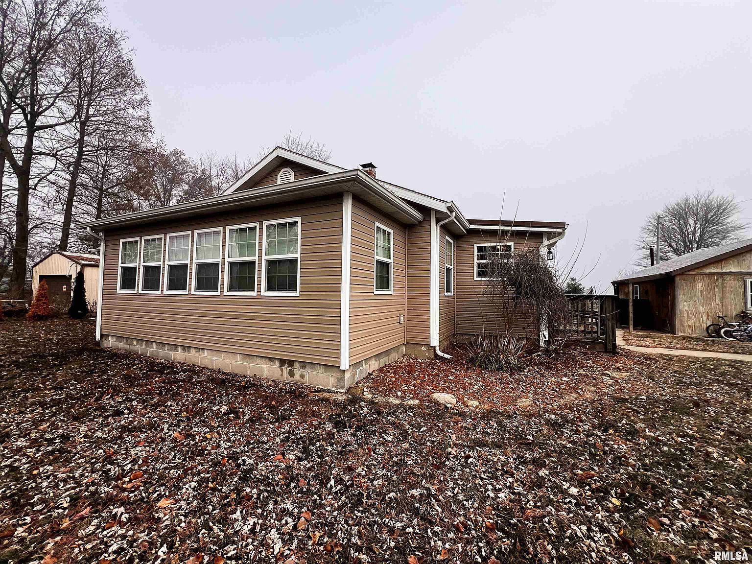 829 E Jefferson St Ashley, IL 62808 - Thumbnail 4