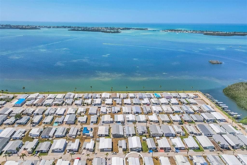 10315 Cortez Rd W LOT 24H Bradenton, FL 34210 - Thumbnail 4