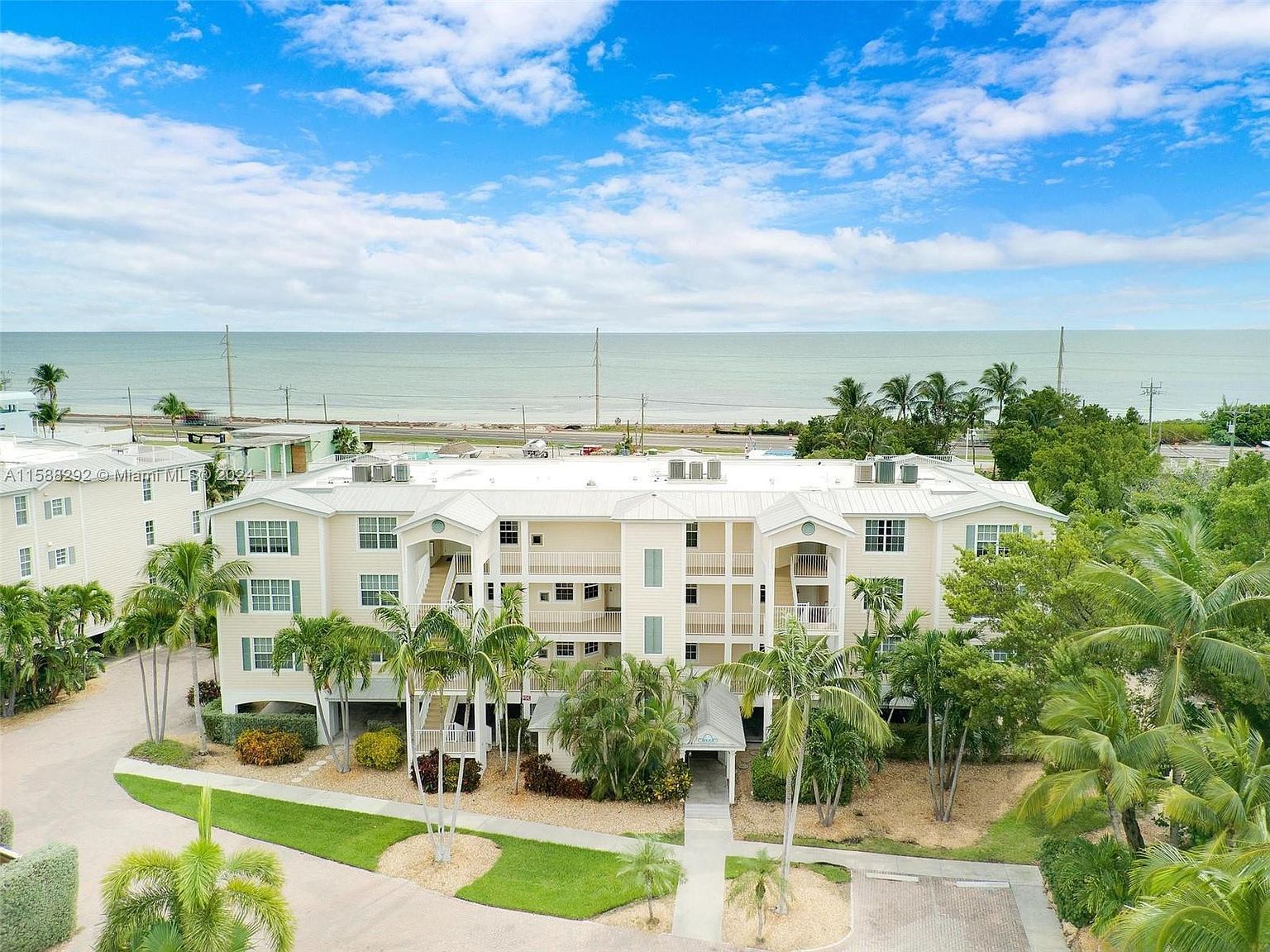 101 Gulfview Dr APT 116 Islamorada, FL 33036 - Thumbnail 4