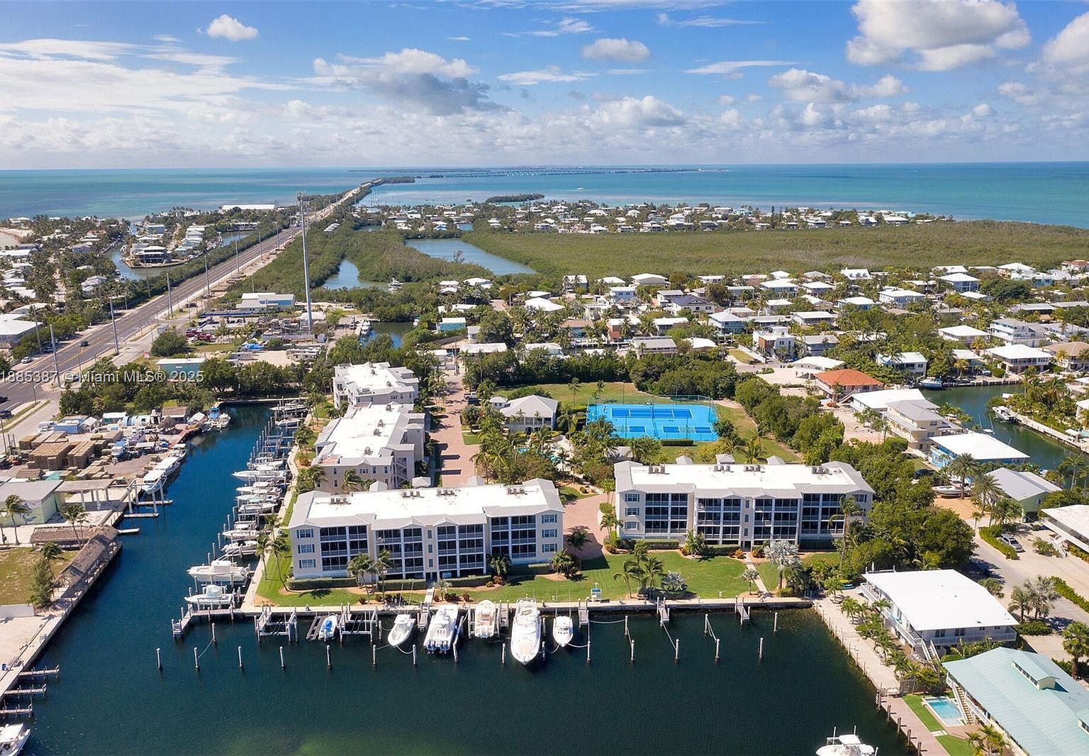 101 Gulfview Dr APT 114 Lower Matecumbe Key, FL 33036 - Thumbnail 4