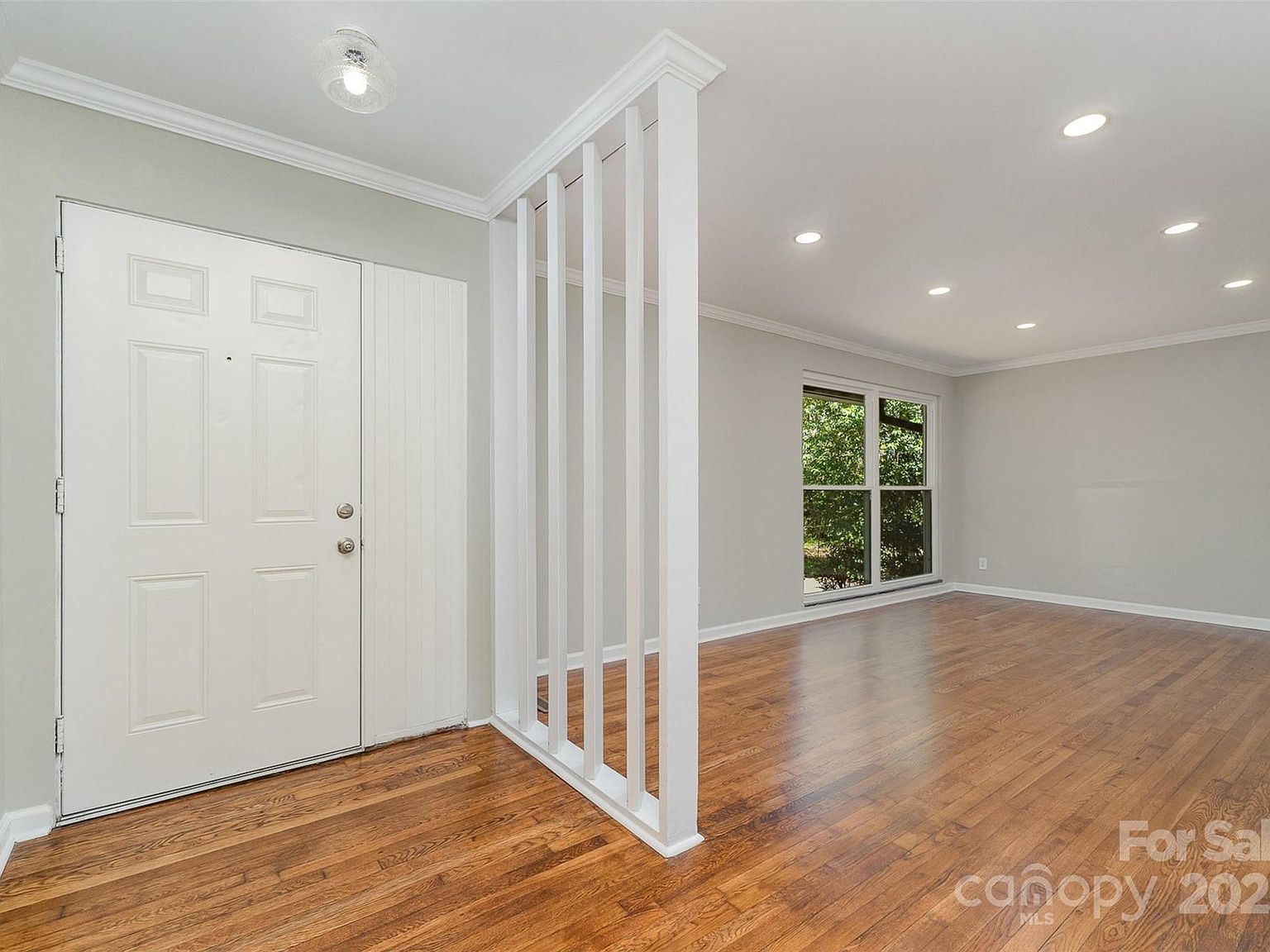 900 E Woodlawn Rd Charlotte, NC 28209 - Thumbnail 4