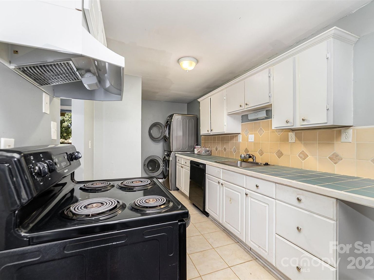 1635 Merry Oaks Rd APT C Charlotte, NC 28205 - Thumbnail 4