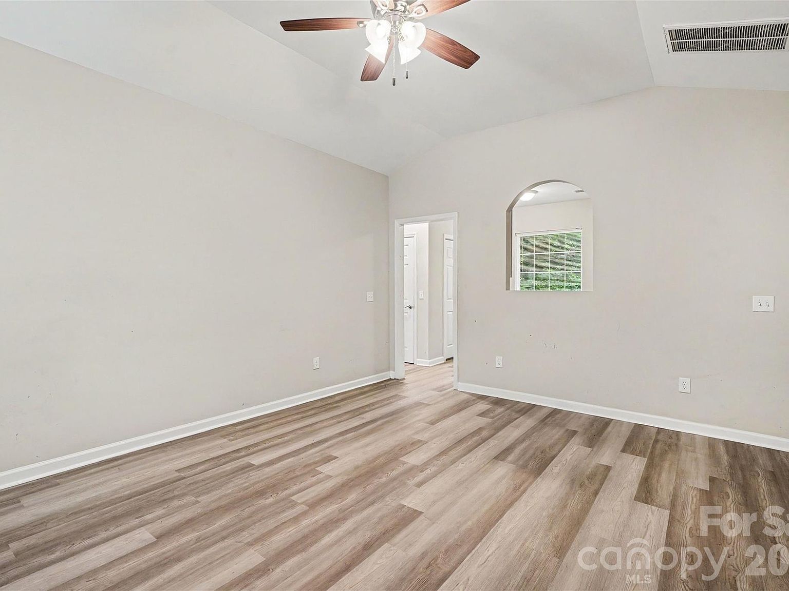 635 Johns Ln Gastonia, NC 28052 - Thumbnail 4