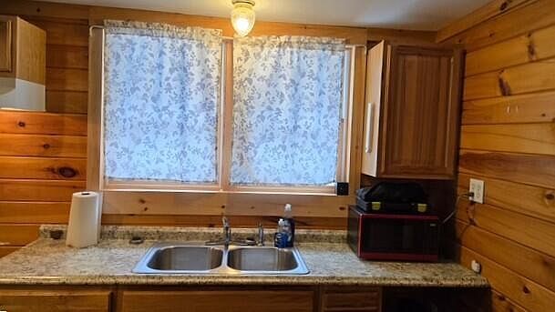 11 Collins St Bingham, ME 04920 - Thumbnail 4