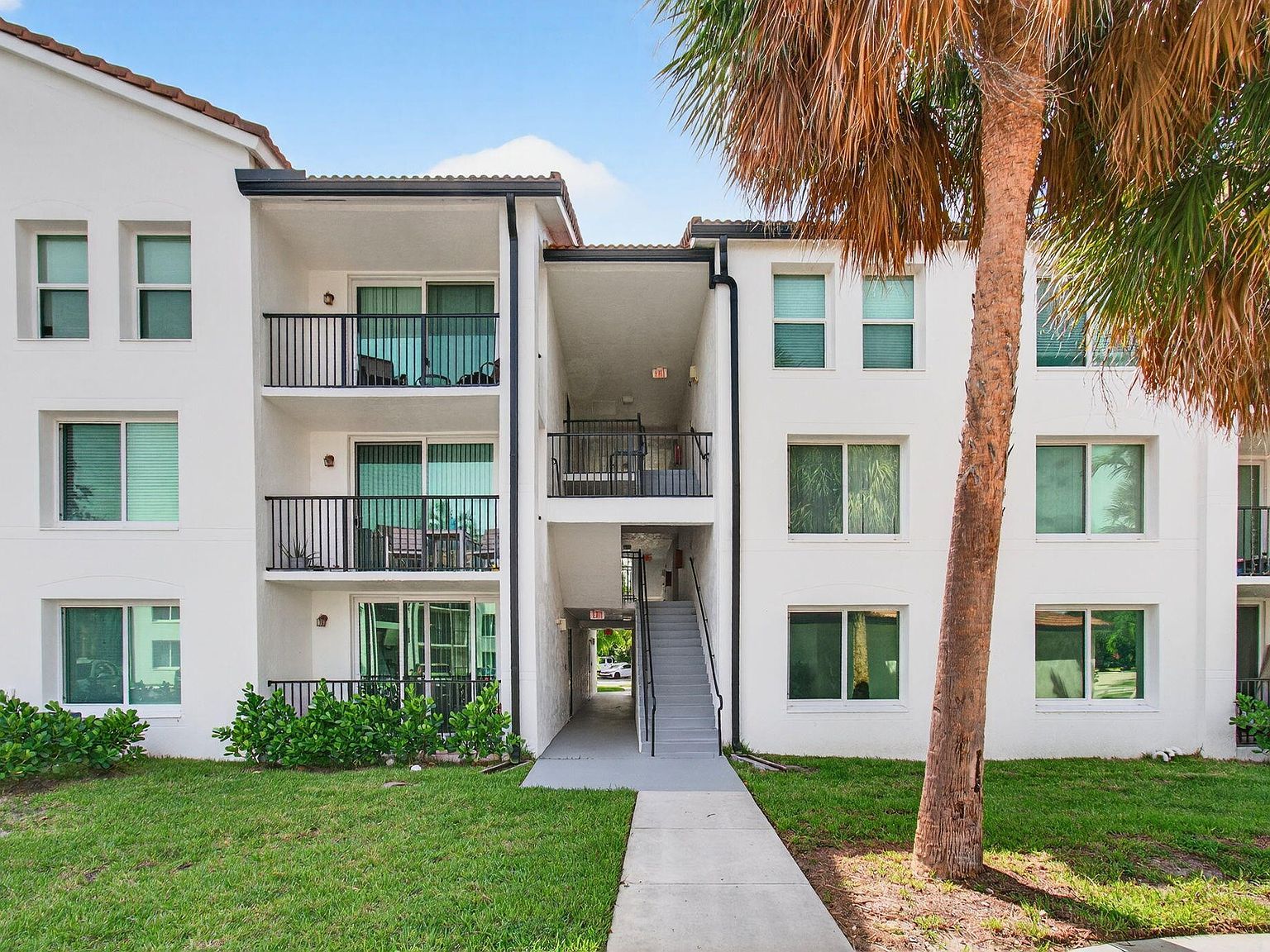 1202 Villa Cir Boynton Beach, FL 33435 - Thumbnail 4