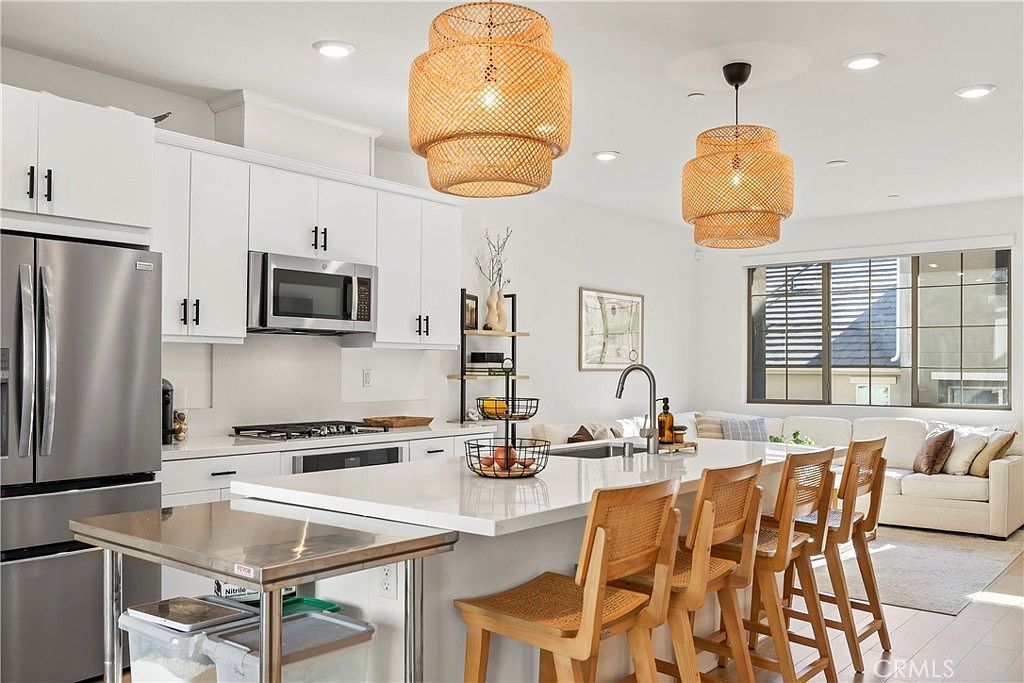 2142 Emerald Grotto Upland, CA 91786 - Thumbnail 4