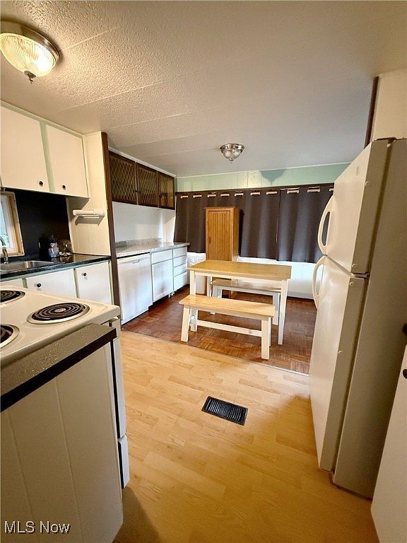 73 Redwood Dr Beloit, OH 44609 - Thumbnail 4