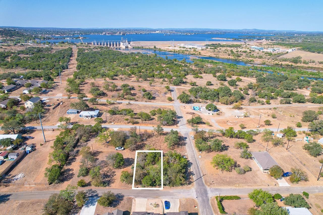 Birch Ln, Horseshoe Bay, TX, 78657 - Thumbnail 4