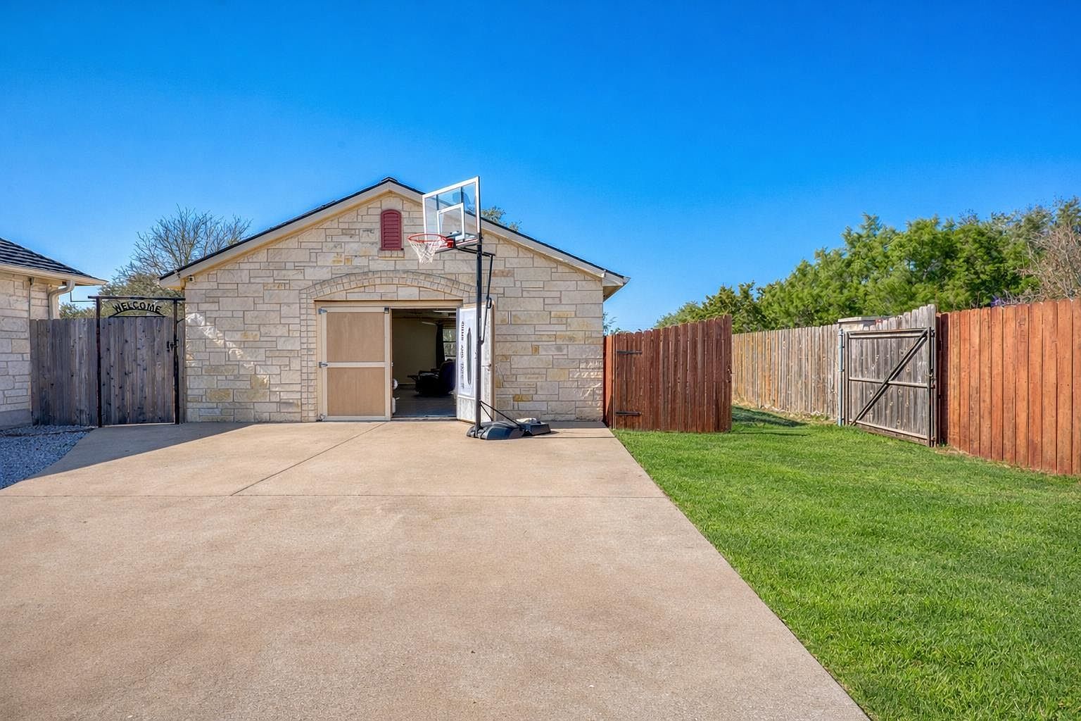 313 Polo Pony Liberty Hill, TX 78642 - Thumbnail 4