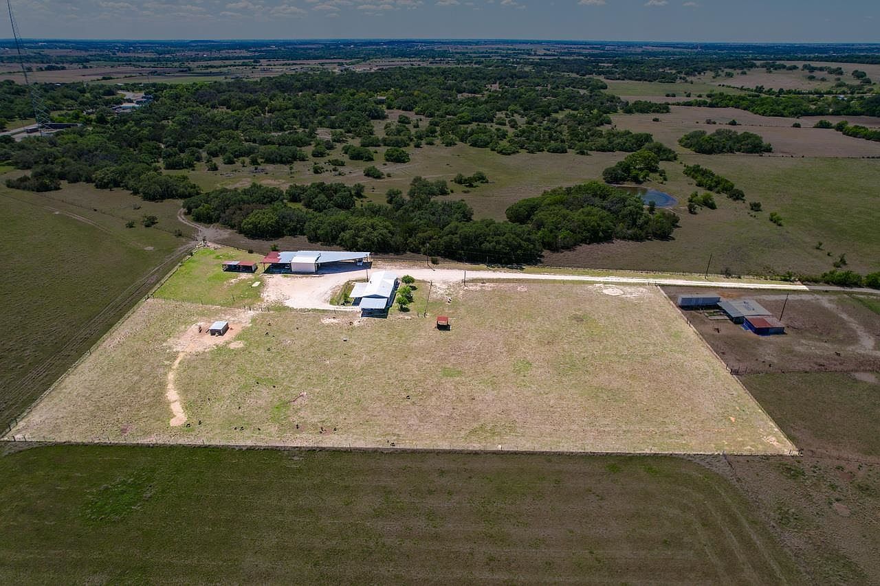 815 County Road 226 Florence, TX 76527 - Thumbnail 4
