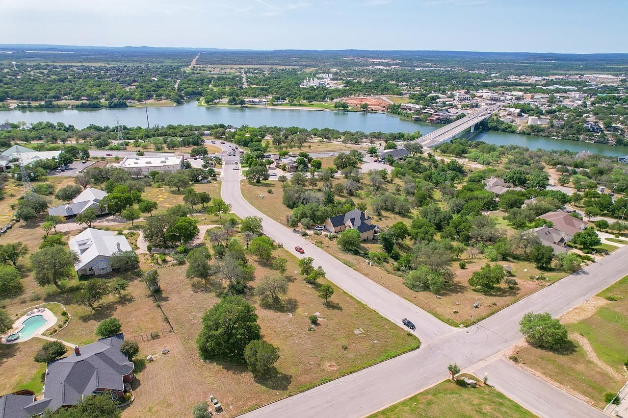 Gateway Pkwy Marble Falls, TX 78654 - Thumbnail 4