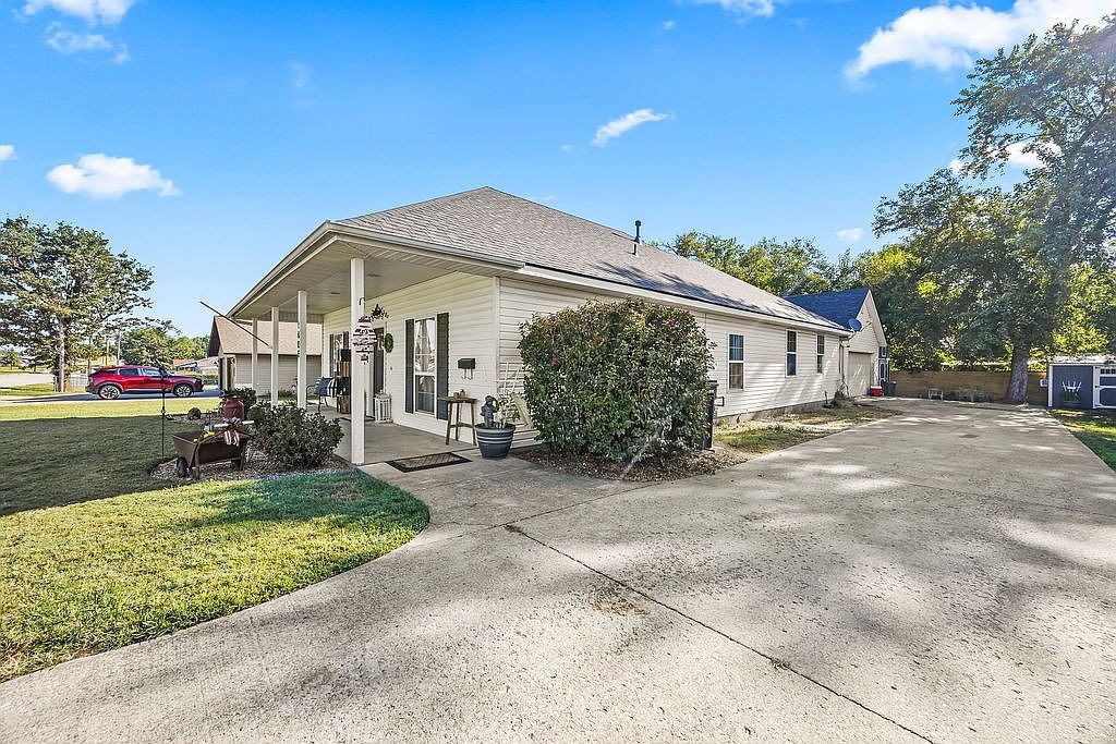 1405 S 5th St Rogers, AR 72756 - Thumbnail 4