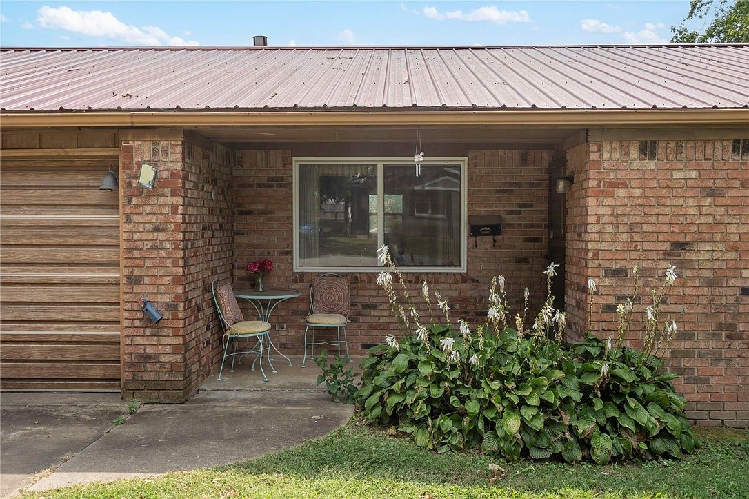 1106 NE 3rd St Bentonville, AR 72712 - Thumbnail 4