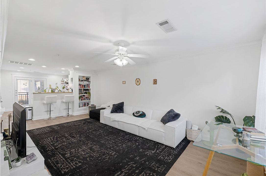 1725 Harvey Mitchell Pkwy S APT 1622 College Station, TX 77840 - Thumbnail 4