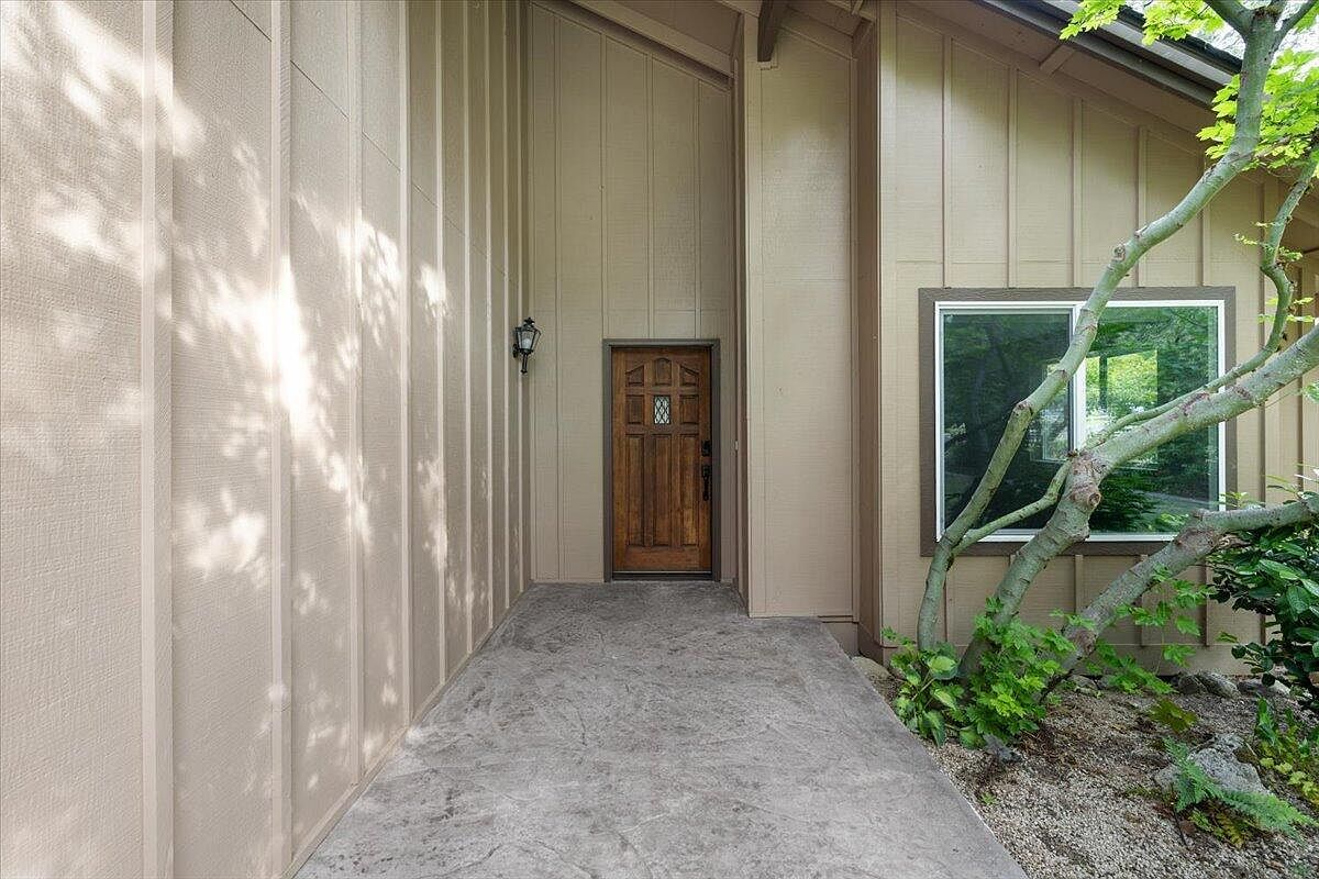 4627 E Evans Creek Rd, Rogue River, OR, 97537 - Thumbnail 4