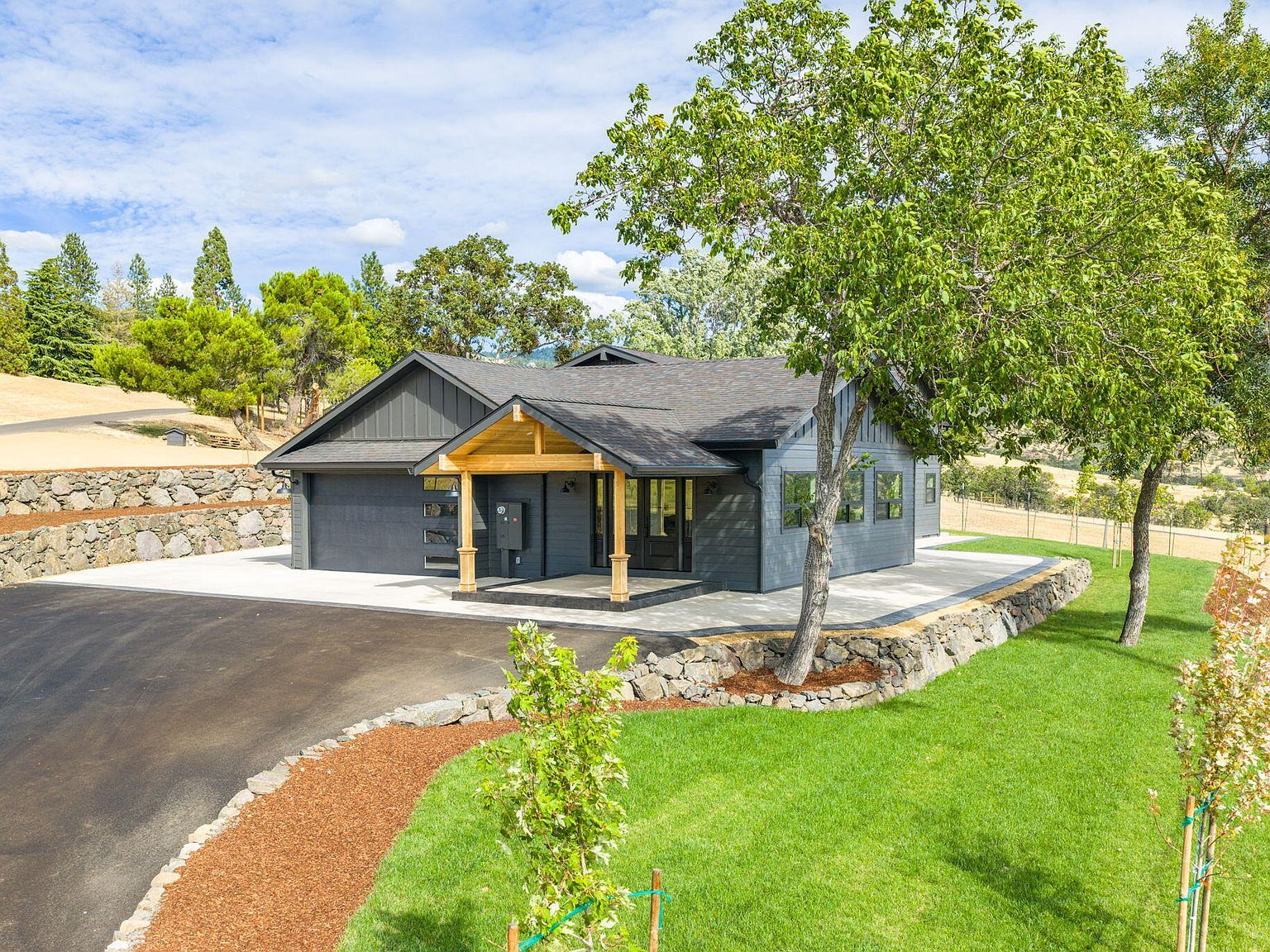 4691 Cherry Ln Medford, OR 97504 - Thumbnail 4