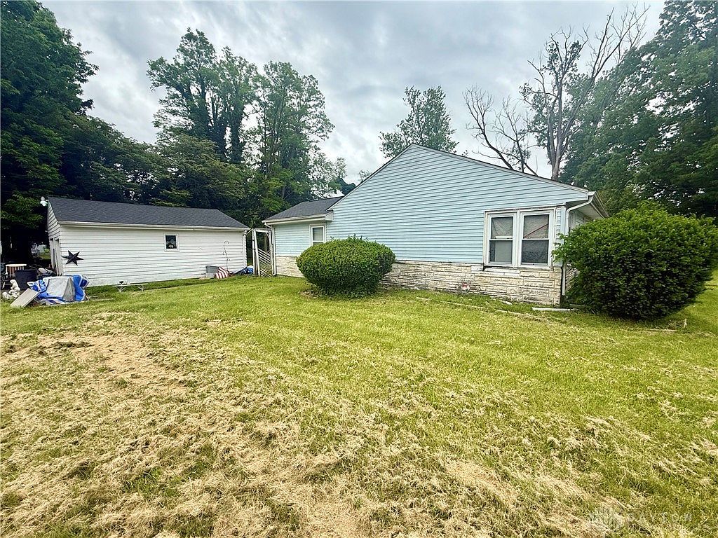 2002 Scioto Dr Springfield, OH 45506  | Single Family