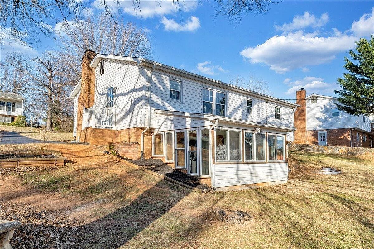 2718 Fletcher St Salem, VA 24153 - Thumbnail 4