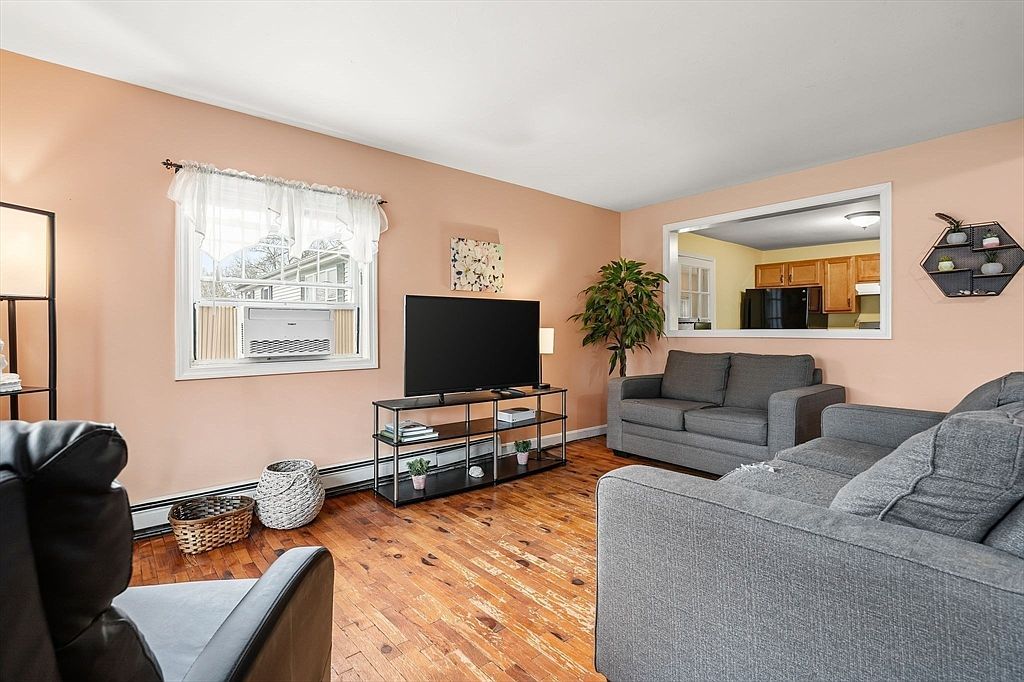 90 Loring Ave Whitman, MA 02382 - Thumbnail 4