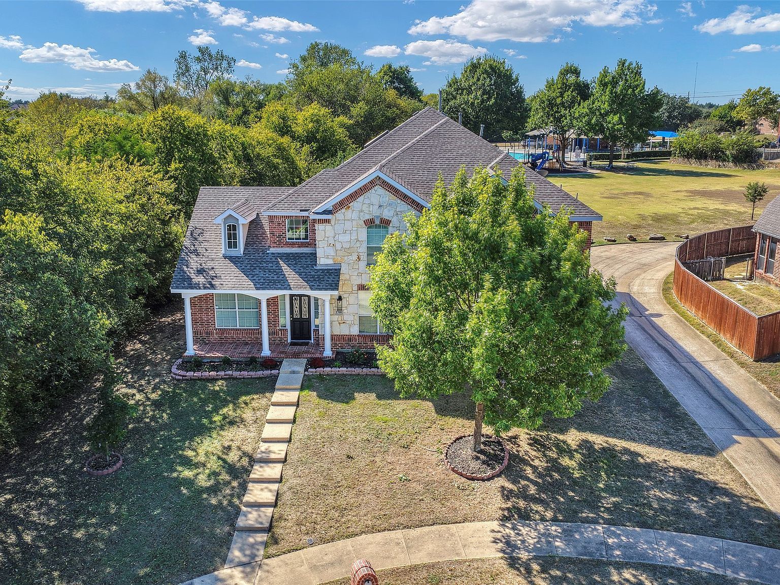 1700 Little River Ct Desoto, TX 75115 - Thumbnail 4