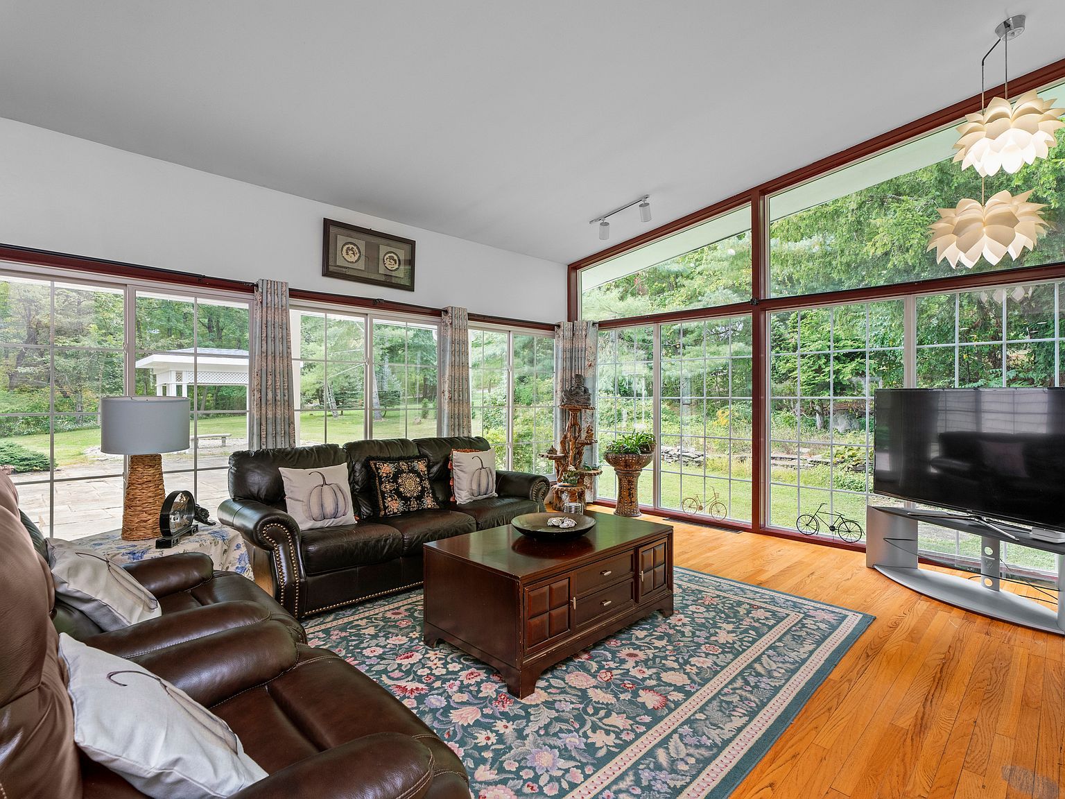 46 Tumblebrook Rd Woodbridge, CT 06525 - Thumbnail 4