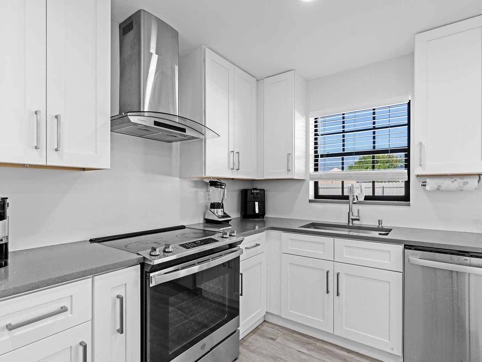 1713 Roy Dr West Palm Beach, FL 33415 - Thumbnail 4