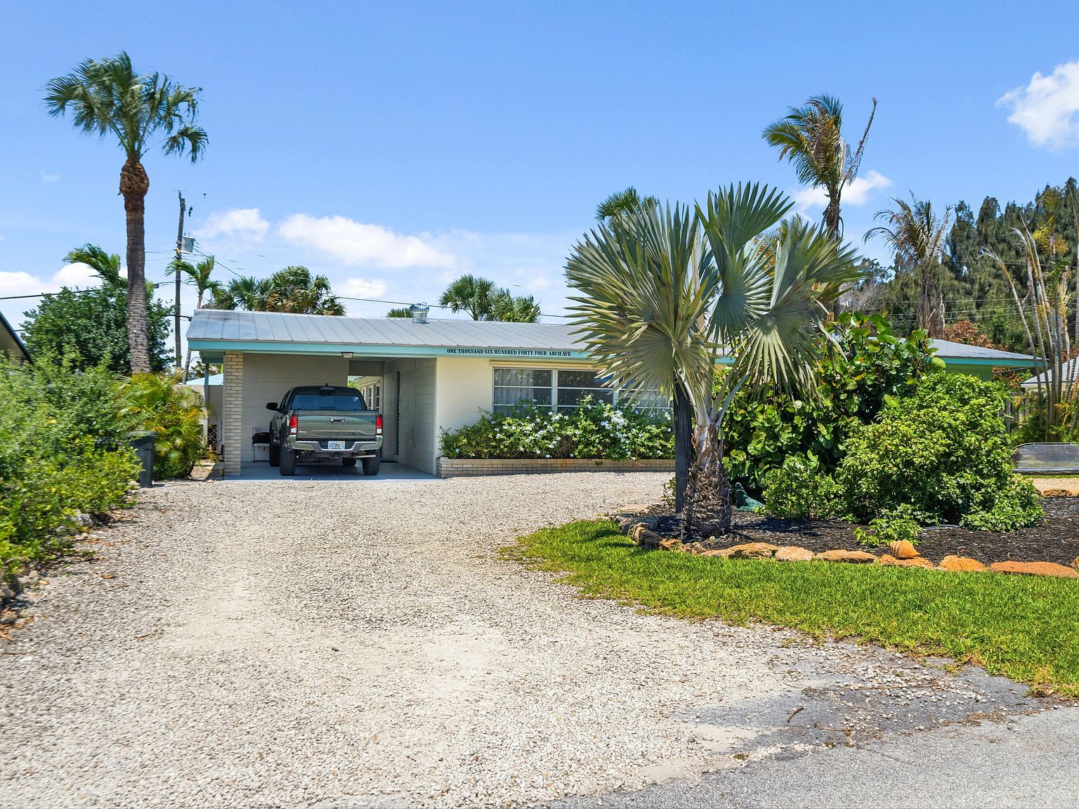 1644 NE Arch Ave Jensen Beach, FL 34957 - Thumbnail 4