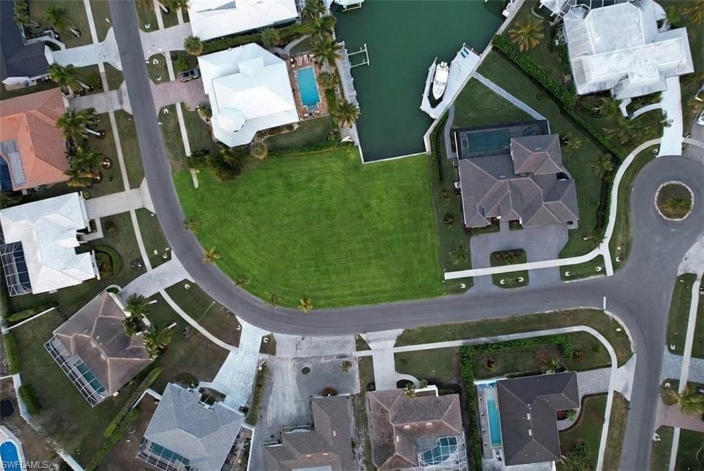 711 Fairlawn Ct Marco Island, FL 34145 - Thumbnail 4