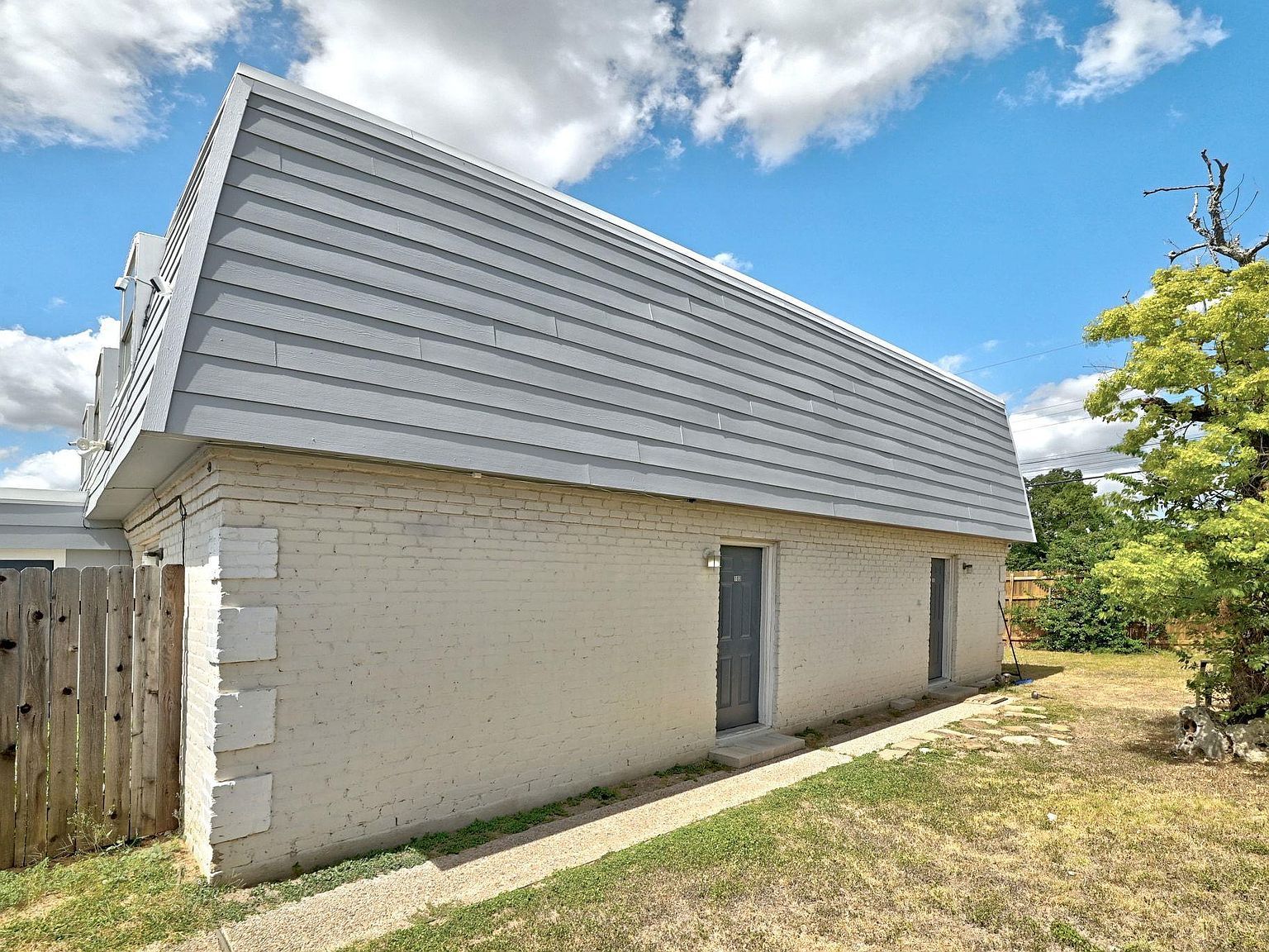 2206 Mission Hill Cir #101-104 Austin, TX 78741 - Thumbnail 4