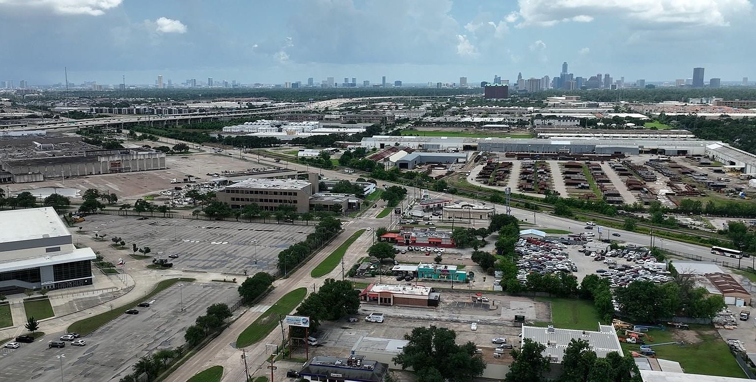 2009 Mangum Rd Houston, TX 77092 - Thumbnail 4