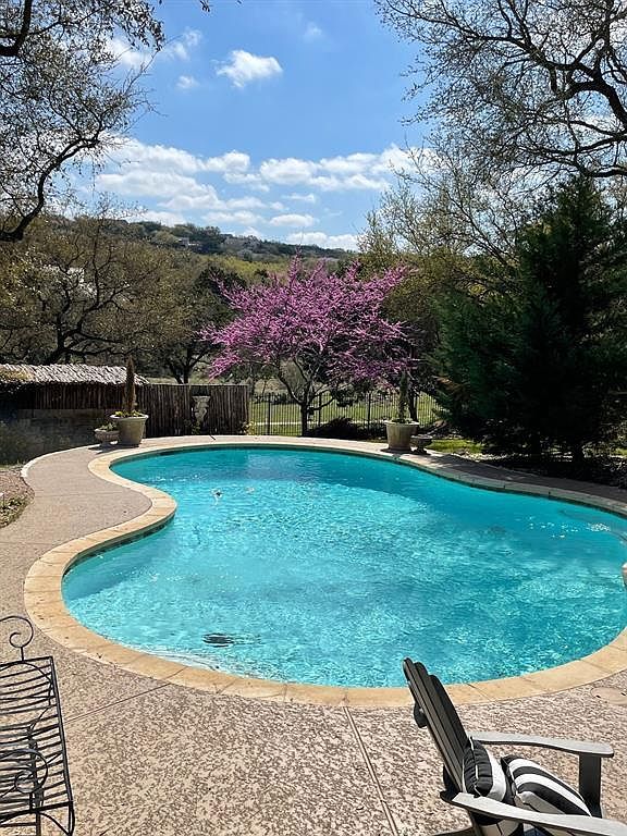 201 Alloway Dr Spicewood, TX 78669  | Single Family